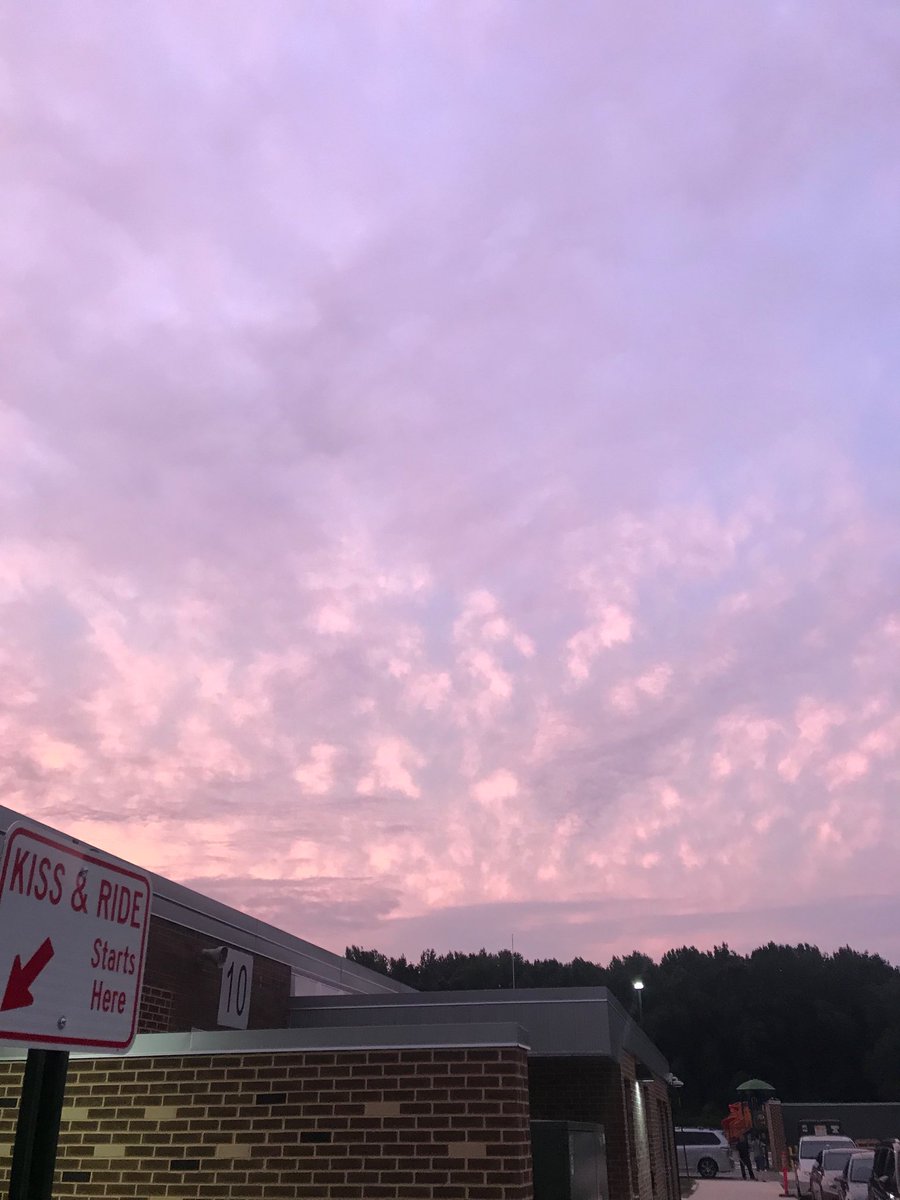 TwLP's tweet photo. Lovely sky at back to school night!  Excited for this year! @HMPE_Hornets @MissResch @HollinMeadowsES #ourHMES https://t.co/ISXjlRtCNZ