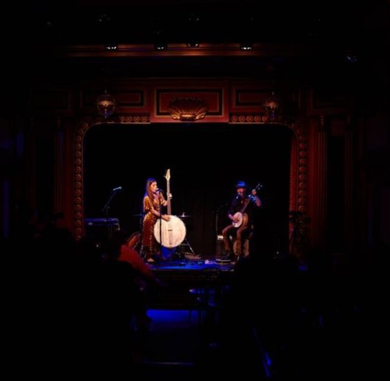 coyoteandcrow's tweet photo. NYC!! TOMORROW NIGHT (9/6) We are *LIVE* @winniesnyc (located in the #RefineryHotel lobby)
--
3 Sets // 8-11pm
#FREESHOW
$10 CDs
--
#coyoteandcrow #banjo #banjos #banjobass #bassbanjo #banjoplayer #friday #thingstodoinnyc #weekend #winniesjazzbar #midtown #nyc https://t.co/bxGBv3pWqk
