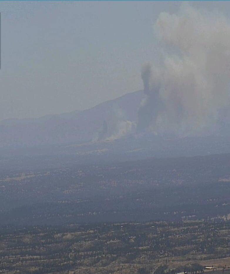 JafetSerratoTV's tweet image. #BREAKING Evacuations have been issued for the #RedBankFire which is burning west of Red Bluff. 

Right now as of 4:40 p.m. it is 1,000 acres.

MORE INFO HERE &amp;gt;&amp;gt;&amp;gt; actionnewsnow.com/content/news/3…