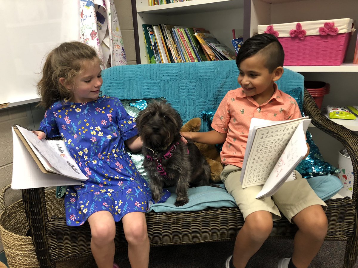 Some friends came to read to us about our visit to their classroom!! We loved hearing their stories about us!!  @mrscruzgrade1 #lovethesekids #bethelight #mbeisfamily #mbebears2020 @HumbleISD_MBE @HumbleISD_FDN