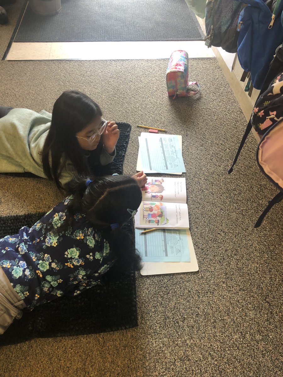 Ms_FergusonUSD's tweet photo. We read picture books and practiced writing summaries today. Thank you @m_grantOster for the great books. #swbst #usdlearns #osterpride https://t.co/4g2XXDQ50K
