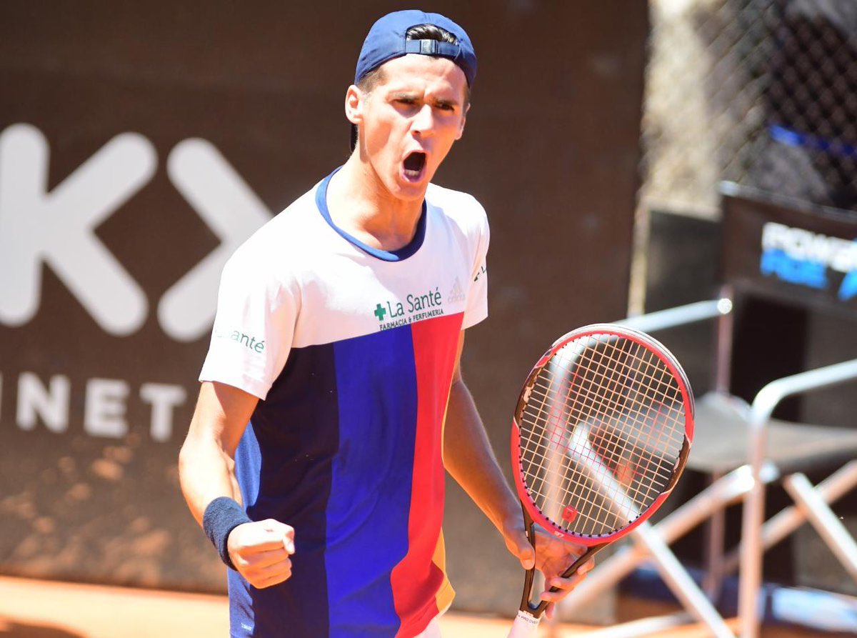 SloSanLorenzo2's tweet photo. #TenisCasla | 🎾🔵🔴

✅  @fedeecoria dio el batacazo y le ganó ayer al actual campeón del #ArgOpen2019 Cecchinato en el Challenger disputado en Génova, Italia. Fefo con este triunfo avanzó a los Octavos de final del torneo.

@TenisCASLA @BarilariAlberto @BetoManasOk https://t.co/8yd2sd1EcB