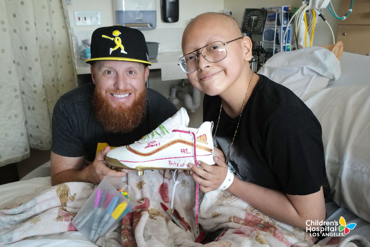Justin Turner tweet media
