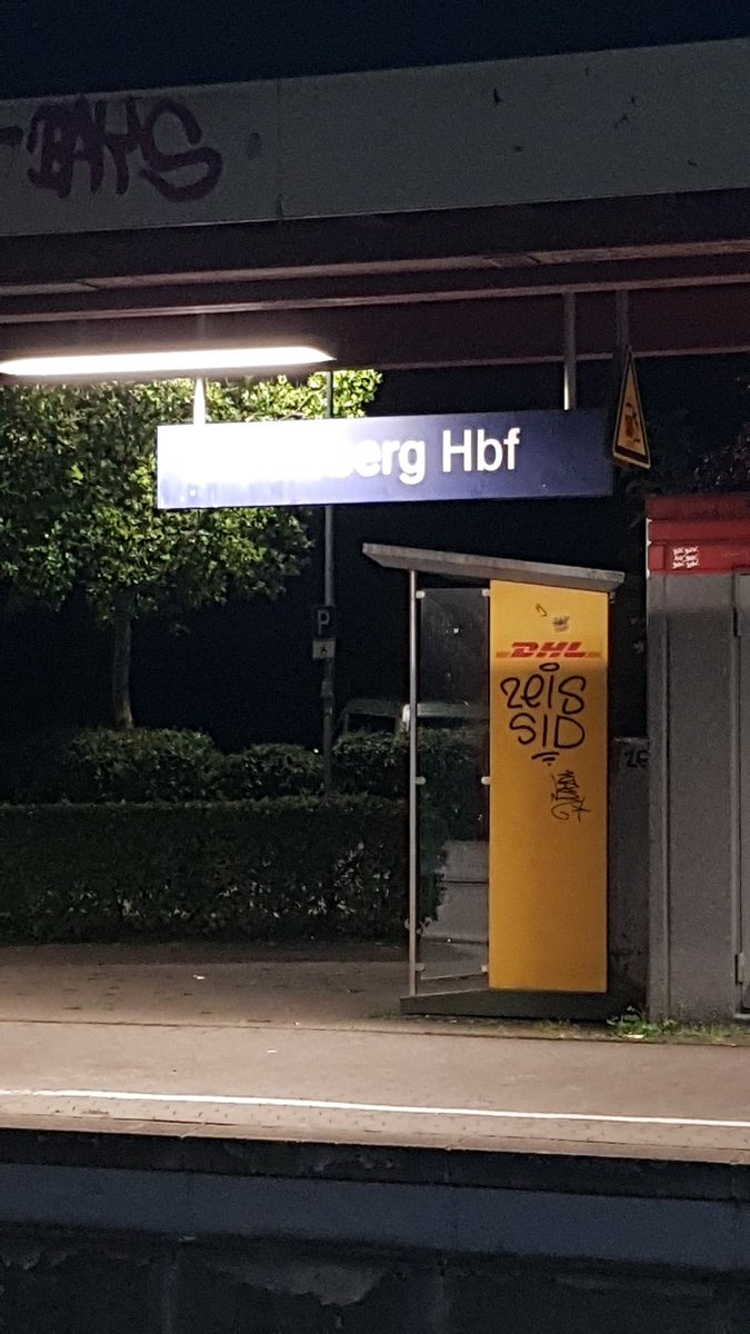 TcgFlo's tweet photo. #RoadtoSheffield
Step 1: 5km walk to the neighbour city's Trainstation to get the train at 2:36๐
#deadinside, #Deadoutside but happy to #Playpokemon tomorrow ๐ https://t.co/0fps2n3mDt