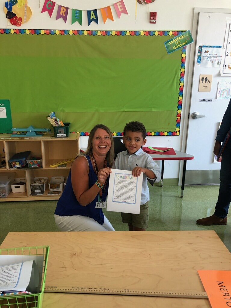 Sch8_IsGr8's tweet photo. Mrs. Mertonβs Pre-k class is magical! π #prekorientation #magicconfetti #LindenFamily #LindenCelebrates @LindenSchoolsNJ @ClearyLPS https://t.co/SaPKjnQzdu