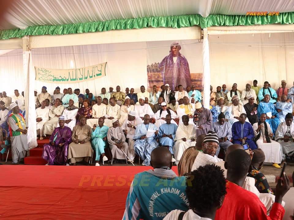 Labacult's tweet photo. Jeudi 05/09/1895 - Jeudi 05/09/2019 , et voilà 124 ans et la 44 fois que le Kourel des deux Rakas perpétue la prière de CHEIKH AHMADOU BAMBA au bureau colonial du gouverneur de Saint Louis.
#Labacult #DomouNdar #ndar #kebetu #Senegal #MackySall #MansourFaye #kurel #deuxrakkas https://t.co/6czrWk9rSv