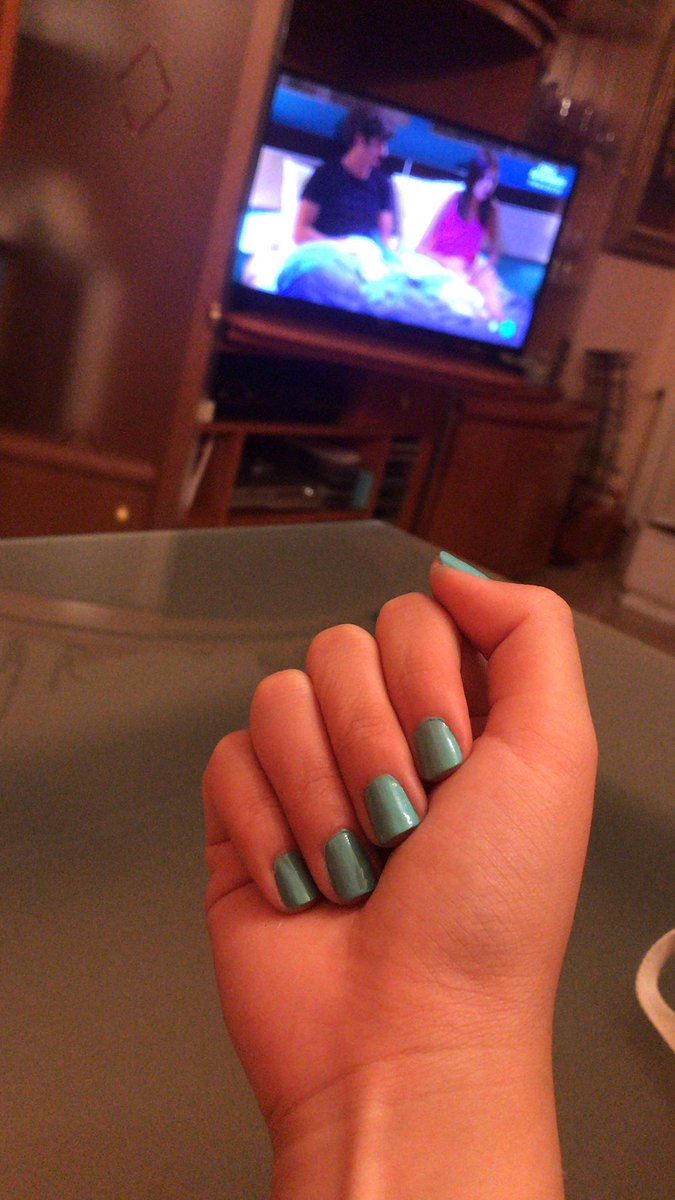 Siempre por la noche no tengo sueño, así que un poco de LQSA y a 💅