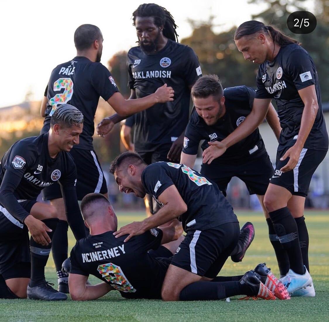 ericgo28's tweet photo. Oakland, you are something else ⚽️
#oaklandfirst #knowyourroots https://t.co/cQOXHVIwc6