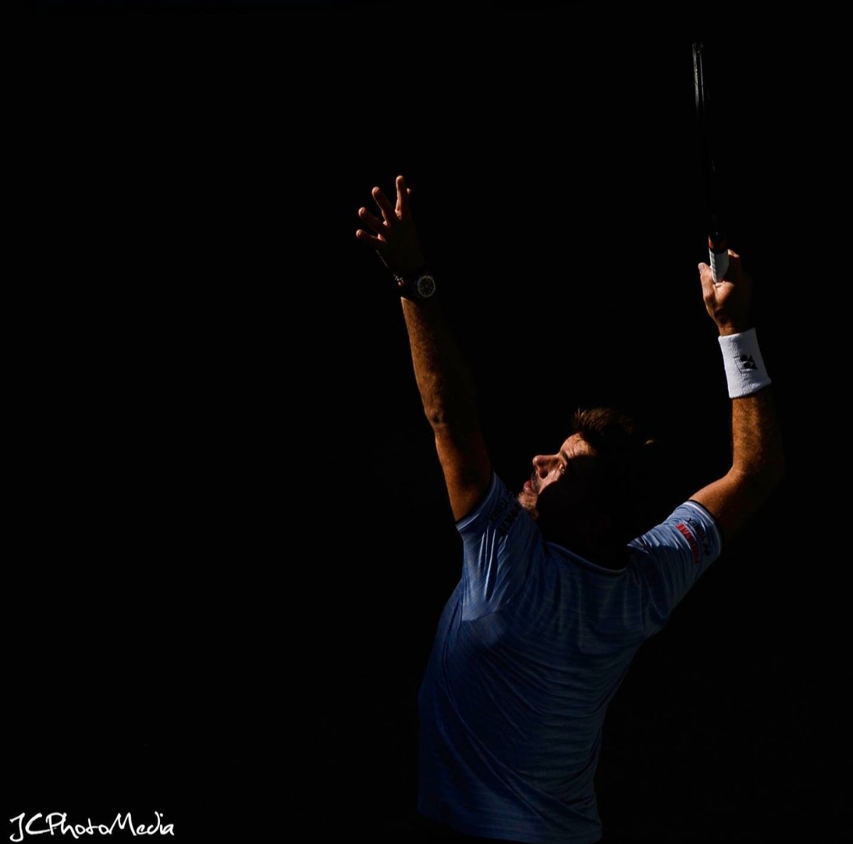 chda7777's tweet photo. Very beautiful pictures from #USOpen ๐๐ฅ๐ฅ #MagnificentPlayer #MagnificentTennis #StanTheMan #LightAndDarkness #Gorgeous #Wawrinka (pics by @ jcphotomedia on IG) https://t.co/MopImxI3Iq