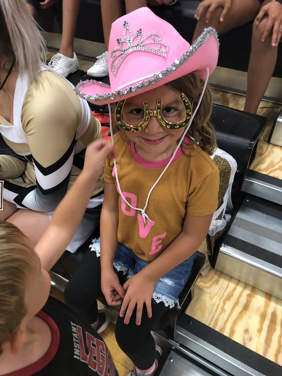 ConlanMrs's tweet photo. We LOVED cheering for our lady Toros tonight! #ajbtheplacetobe #BeTheChange #ladytoros https://t.co/u8WttJEu9Q