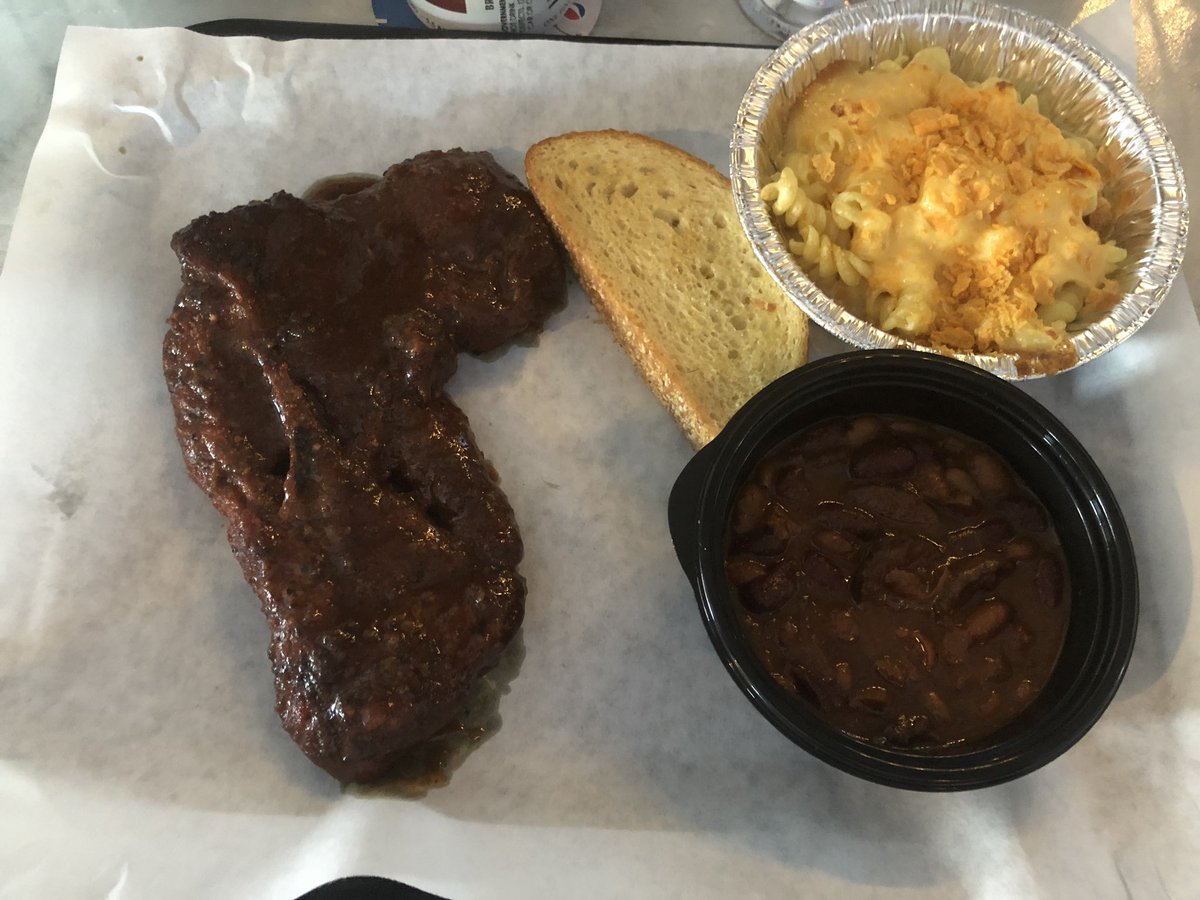 The_618_Guy's tweet photo. Checked out the new #BBQ #restaurant Hogtown Smokehouse in @Dogtown_STL it’s a great addition to this #STL neighborhood. #porksteak #pitbeans #macandcheese https://t.co/3IwdyYY6vJ