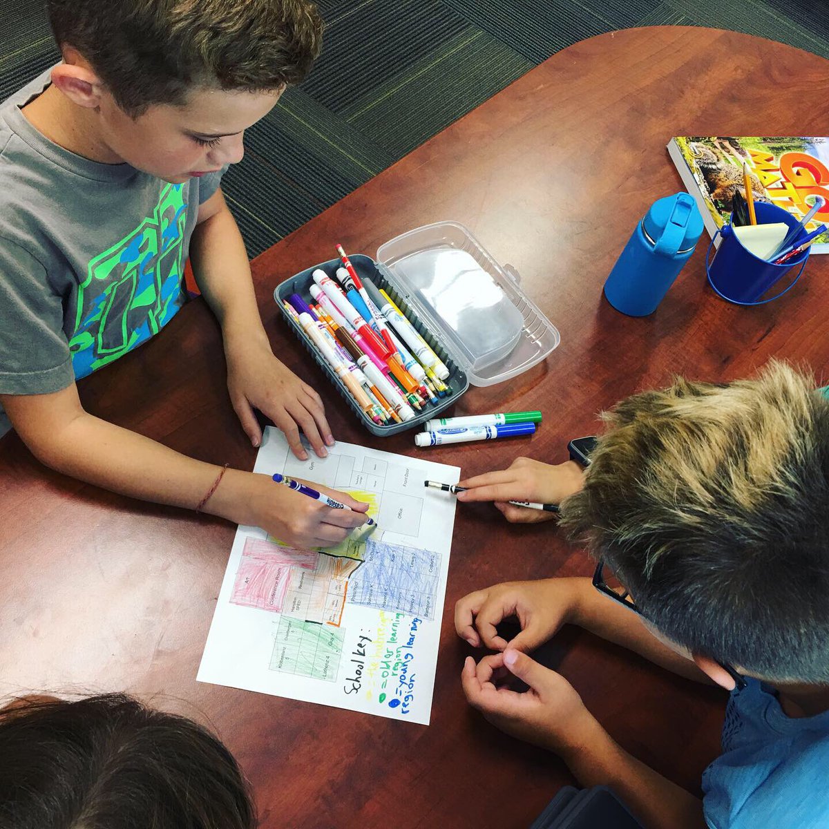 MrsLafrenz's tweet photo. Today, we began exploring and inquiring about why we have U.S. regions and how they were divided. But first, to get a true understanding, we must attempt to create regions with our own school map. Most creative: the hallways in the “silent region” #sepolk #idm #mville https://t.co/TED4sDYkGU