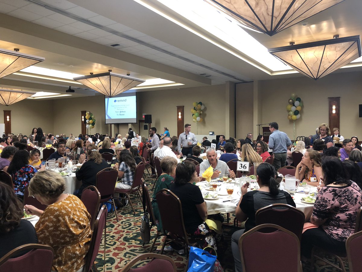 Great turnout tonight for our annual Kickoff event. Thank you CTA President <a href="/ETobyBoyd/">E. Toby Boyd</a> for being here with us this evening. <a href="/WeAreCTA/">California Teachers Association</a> @TulareKings