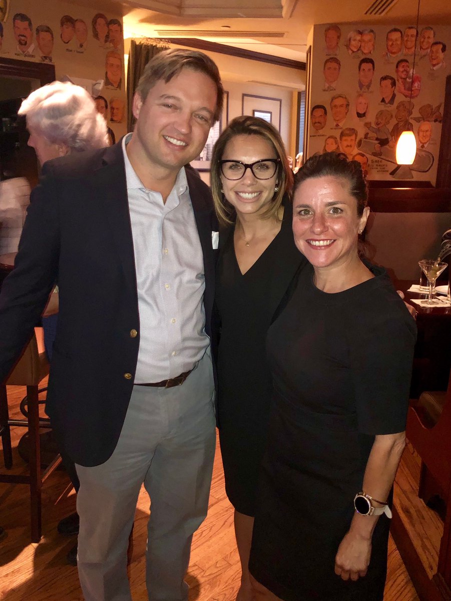kdelano001's tweet photo. Wonderful evening with #DavidBray and #ChangeAgents Great to see everyone. Star power with  ⁦@CorinaDuBois⁩ ⁦@GrahamPlaster⁩ and many more innovators talking #PositveDisruption tonight at ⁦@ThePalmTysons⁩ ⭐️🌟✨💫 https://t.co/p8XBj5oW9L