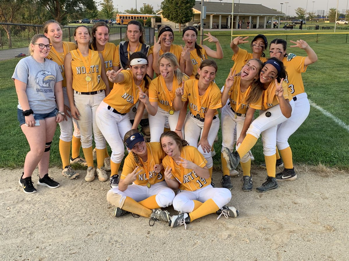 LNEagleSoftball's tweet image. JV has Huge night bringing home the Championship!!!
LN vs BSS 12-2
WP-McDowell 6K’s
Wilson/Haselhorst/Adkins combine for 7 hits/7 RBI’s
LN vs BS 12-5
WP-McDowell 5K’s
Aguirre/Haselhorst/Adkins combine for 6 hits/5 RBI’s