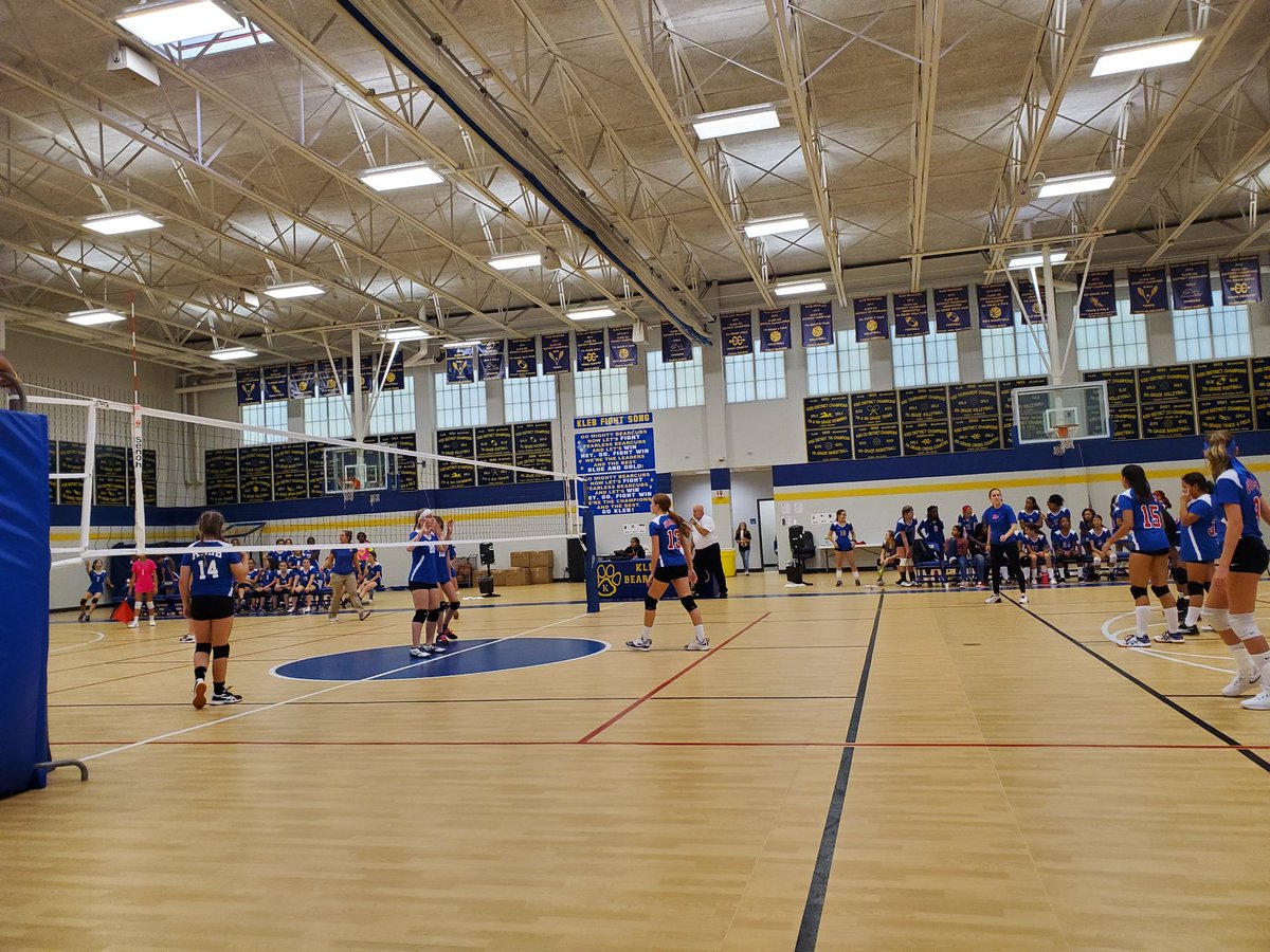 Supporting our 7th grade volleyball team and realized that one of my parents is from Brooksville, MS-the same small town I'm from ♥️ #ItTakesAVillage <a href="/KlebKISD/">Kleb Intermediate</a> @kleinisd