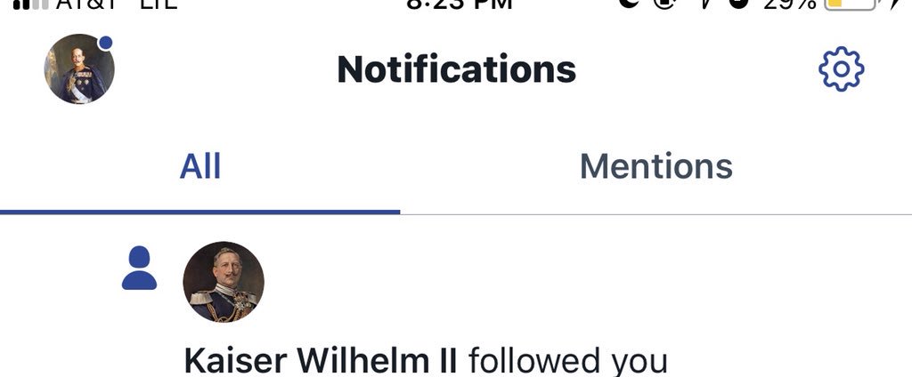 of_constantine's tweet photo. Who let this guy follow me 😳 @susan_parent #KOWWI19 https://t.co/FdV35Oja8I