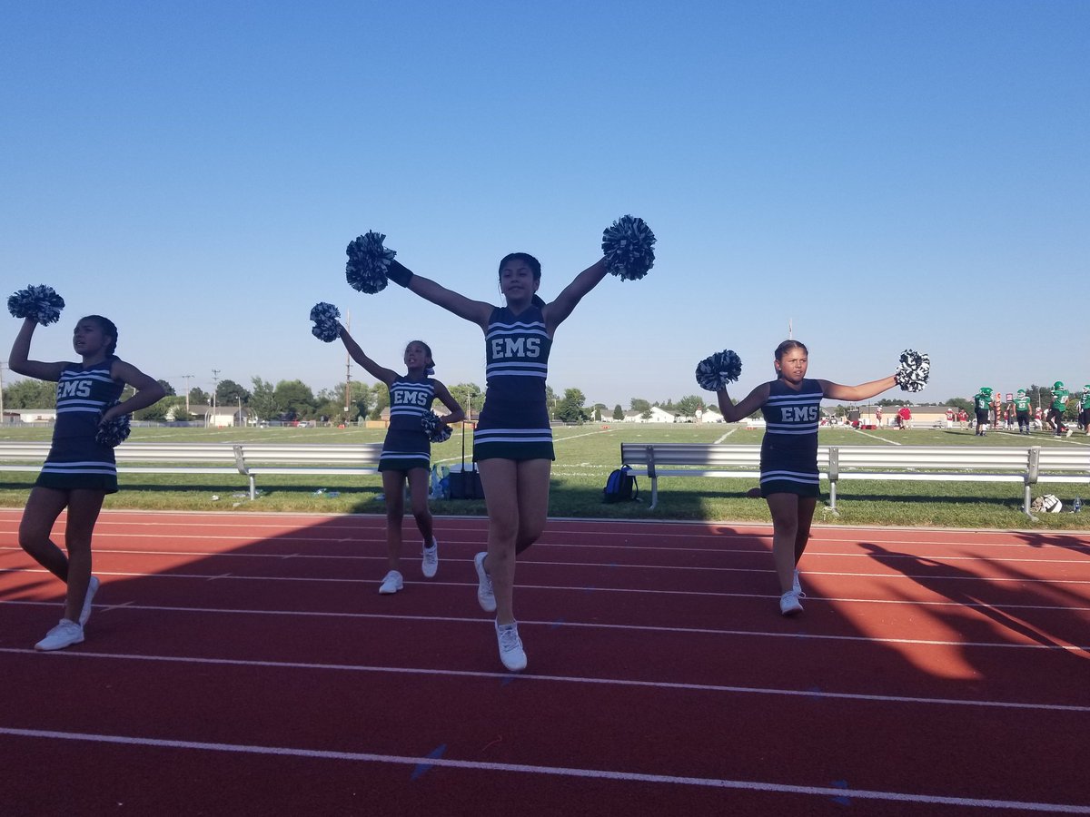 cheer_ems's tweet photo. Great Job Tonight #emscheer! First Cheer Game of the Season ππ€π #warriorway #strongertogether https://t.co/HkR5Ka3lFo