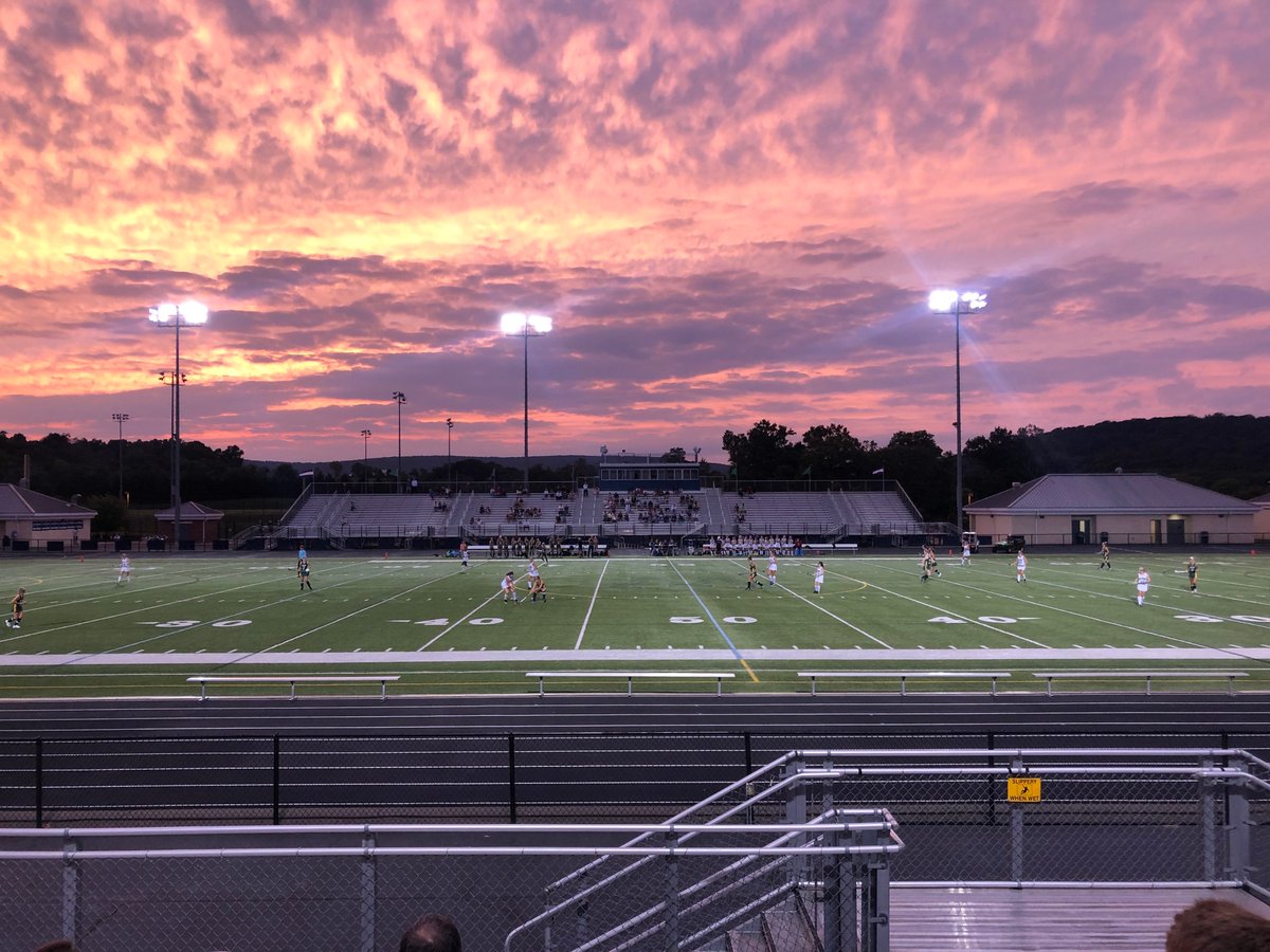lvhsfh's tweet photo. Tough loss tonight to our neighbors and friends!  LVHS GIRLS PLAYED tough and we are PROUD! https://t.co/j8F8LDVxsI