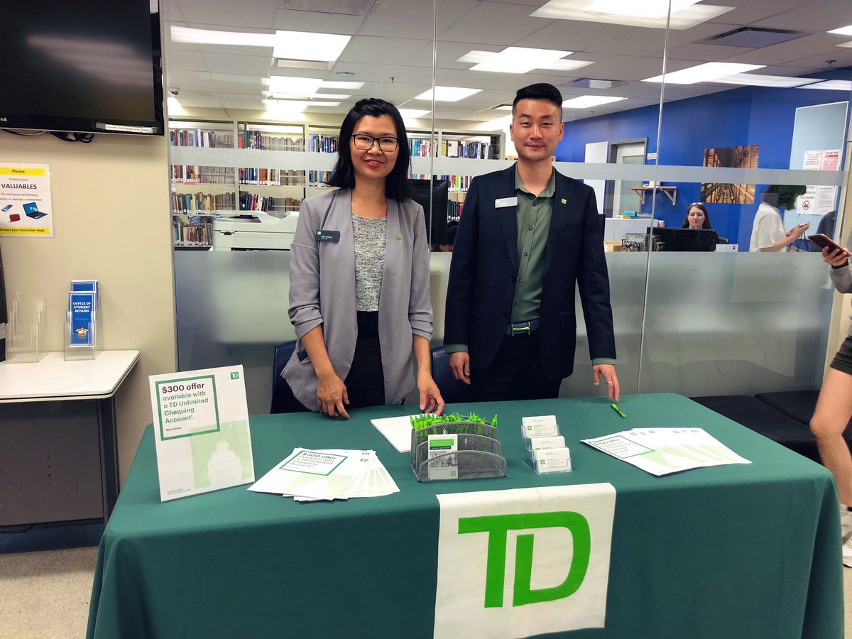 Ivyso_TD's tweet photo. Alexandra College Orientation 📖#buildingconfidence #newtobank #financialliteracy https://t.co/ARo5jAl2Xo