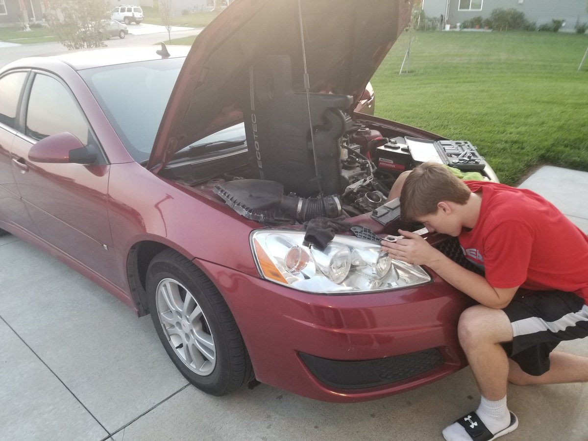 11Bishop11's tweet photo. Good week. New high exit velo (95 mph). New high throwing velo (84.7 mph). Squat 250 lbs. Learned to change an alternator. #ItsYourTime #Roadto100 #90orBust https://t.co/s2ppdBxsn2