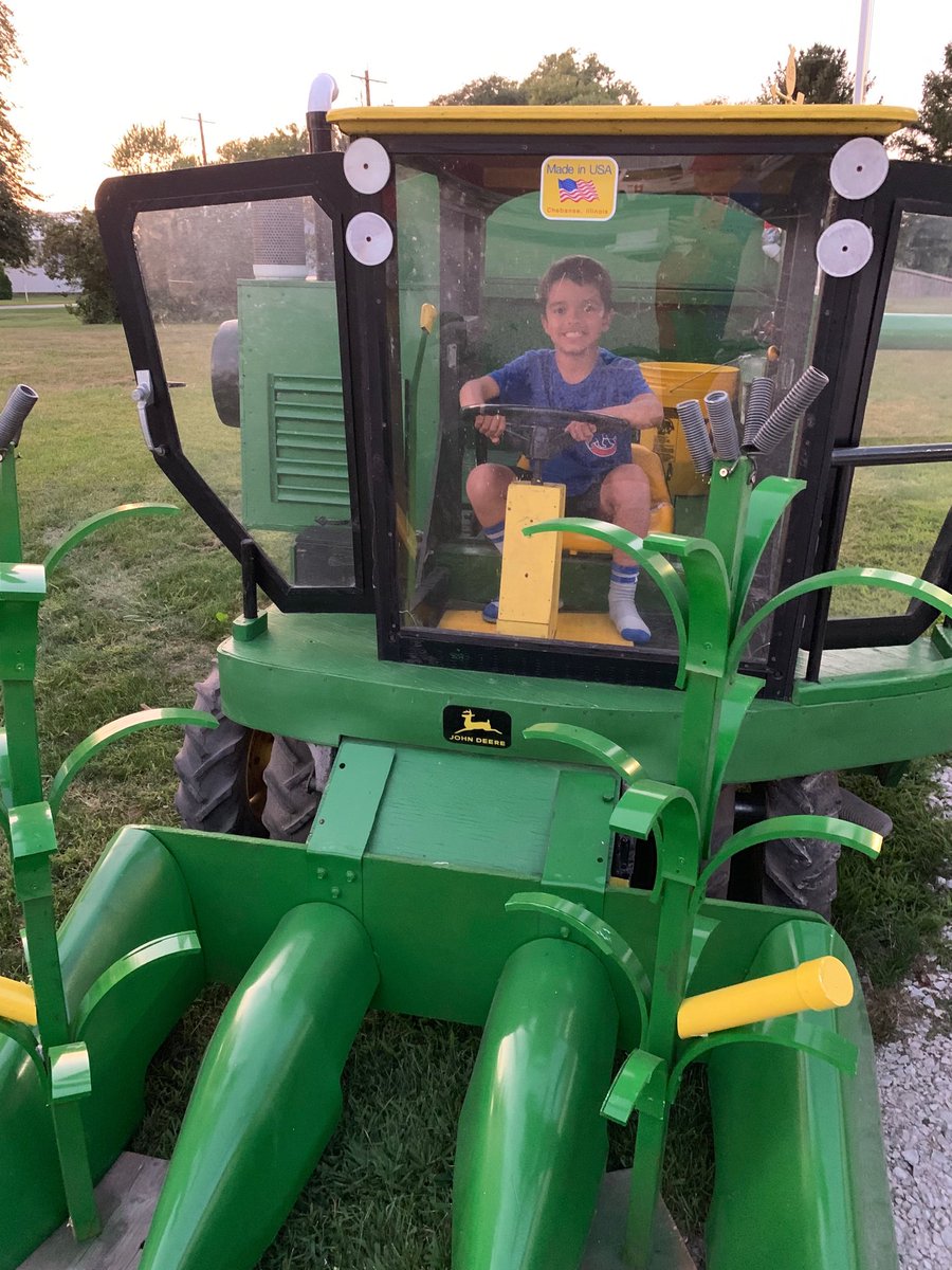 Ron_Elo_Haase's tweet photo. #GoBrunoGo
Bruno is preparing to help Dad combine corn. No air conditioning so he needs the doors open. https://t.co/OMHutcYz0r