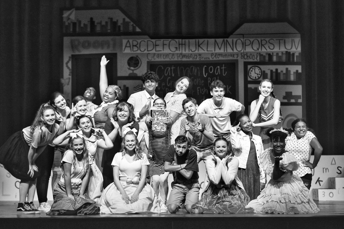 redbardes's tweet photo. @DracoPlayhouse with another great show! Junie B. Jones was fun! You hace 2 more chances to see it. Friday and Saturday at 7pm. @CHSDragons #901creatives #901arts #villens https://t.co/77rylB0NSV