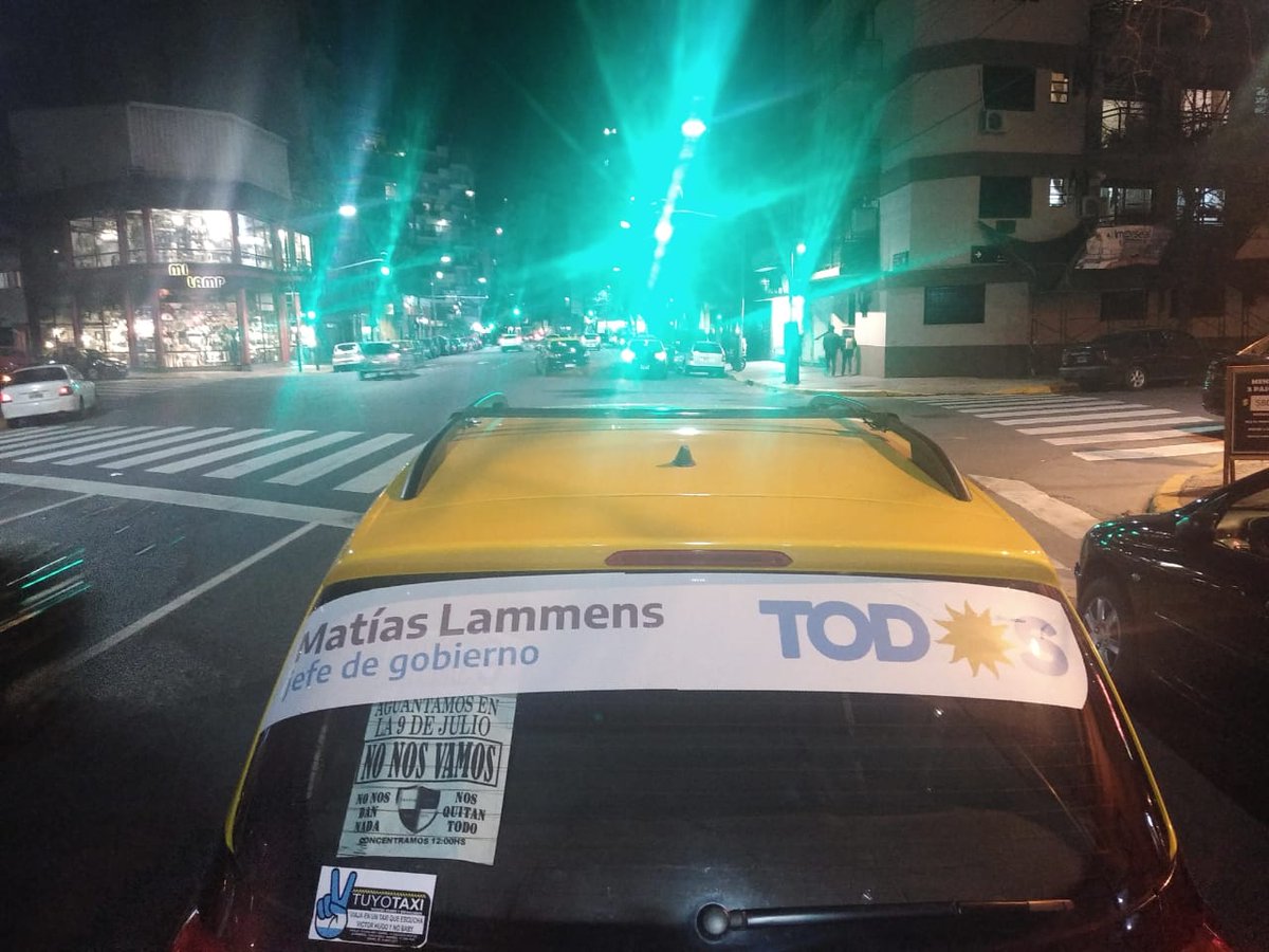 marceloCena's tweet photo. A partir de mañana 500 taxistas de TUYO (Taxistas Unidos y Organizados) los verán por CABA llevando la propaganda de Matías Lamens Jefe de Gobierno !!
Vamos x más !!! 

✌️ https://t.co/uqmsUVHCiS