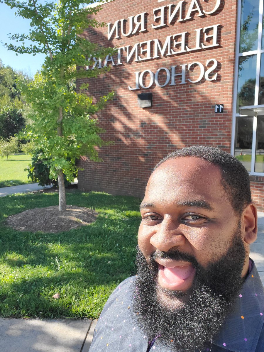 joe4d4's tweet photo. When the board appointed us to this seat, We took it seriously! 5 #district4 schools in one night! Great meeting the awesome students, families, administrations, and staff at @BTHS_Bears @Doss_High @trunnelltigers @GreenwoodElemen @CaneRunCougars !
Great night! https://t.co/gNE0owFsHk