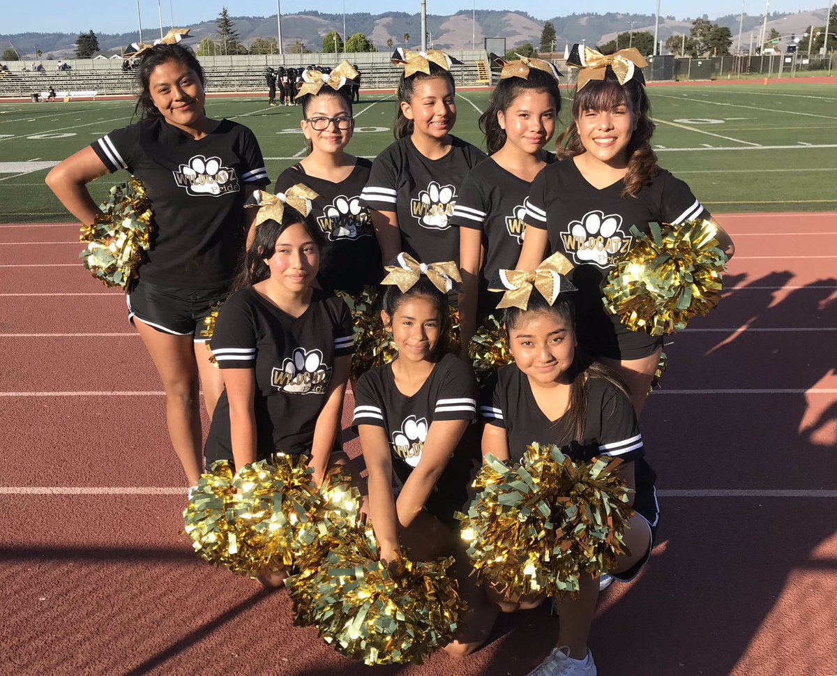 Freshman Cheer Squad ready for the game 🏈<a href="/CatzAthletics/">Wildcatz Athletics</a> <a href="/WHSWildcatz/">Willie Wildcat</a>
