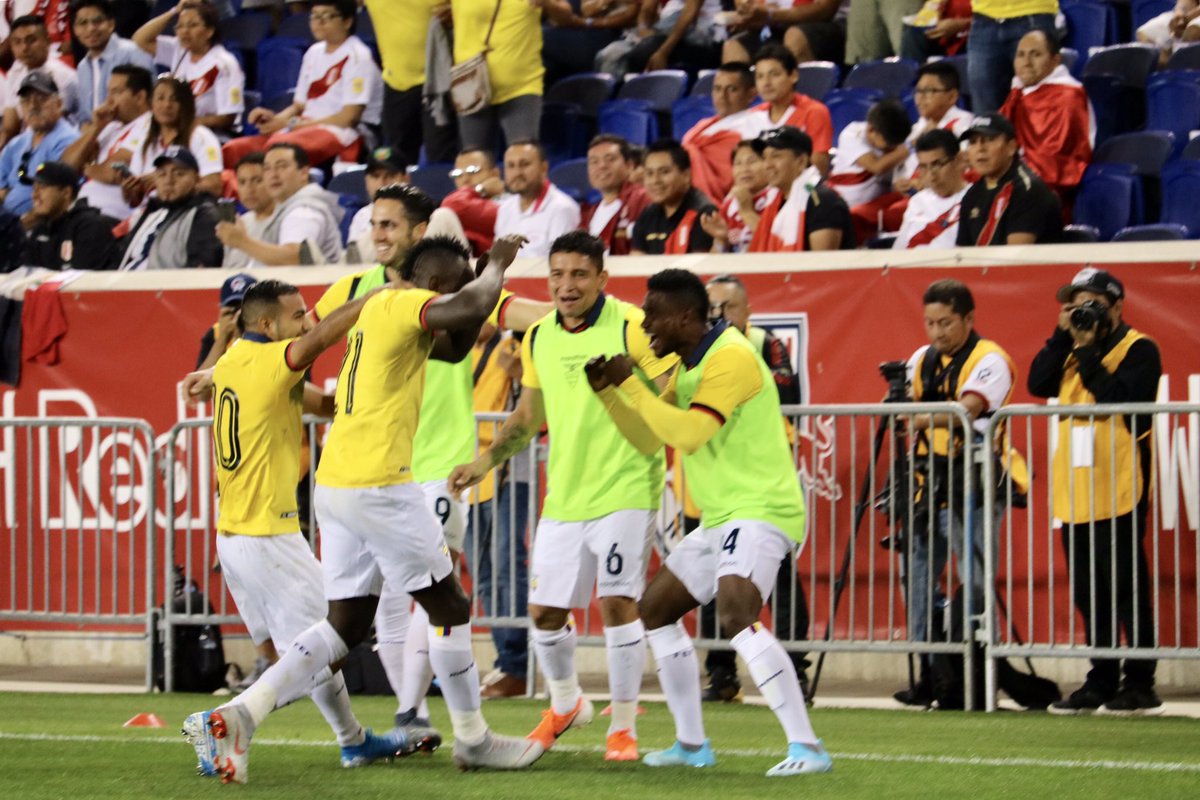 lacaprisports's tweet photo. Erick Castillo anda ON FIRE:
✔ Últimos 3 partidos
✔ 3 goles marcados
✔ Le marcó a Monterrey en la victoria de Santos Laguna 2-1
✔ Le marcó a León en el empate ante Santos Laguna 2-2
✔ Le marcó a Perú
CULEBRA https://t.co/hSgat6UYEg