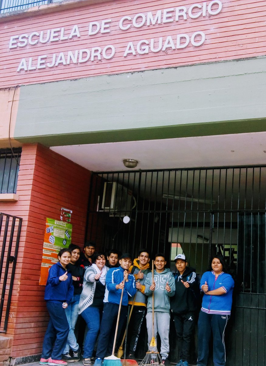 mferperez77's tweet photo. Con los alumnos del Taller de Educ.Ambiental del CAJ de la ECAA de Tartagal realizamos el ECODESAFIO😃🌎♻️ de @Tomandolaposta1,los alumnos pueden de ganar un viaje al Tren de las Nubes, ayudalos con un me gusta👍en el video de Facebook👉https://t.co/xDN1gdQpD7
@SomosCAJ_2019 https://t.co/g0WyrMdTkZ