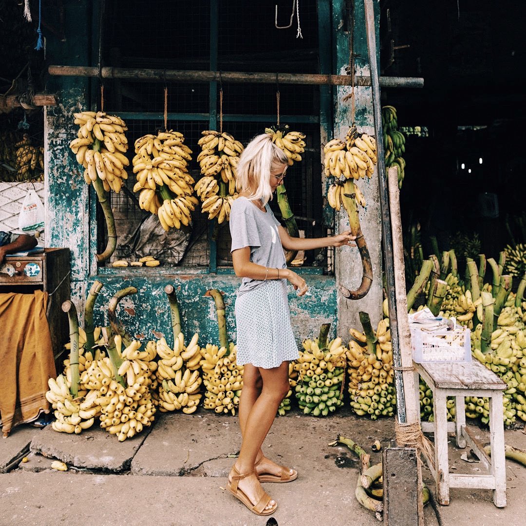ShangriLaCMB's tweet photo. Delve into the city's cultural diversity as you explore the colourful streets of the lively market district Pettah!
#DiscoverColombo #CityEscape #ShangriLaColombo https://t.co/R0cyjQfRSW