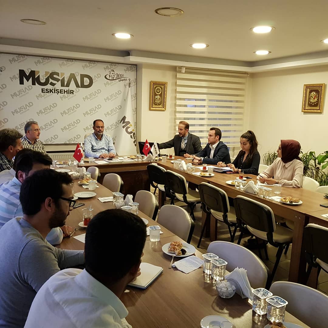 gencmusiad26's tweet photo. Danışmanlık Şirketi Adenyum Serkan SEYHAN Üyelerimize TÜBİTAK, KOSGEB, Kalkınma Ajansı, Tarım Bakanlığı  ve Avrupa Kurumlarının verdiği Destek ve Hibeleri anlattı kendilerine ve Katılan üyelerimize de teşekkür ederiz.
#musiad #eskisehir #kosgeb https://t.co/lHDtaX0DJC