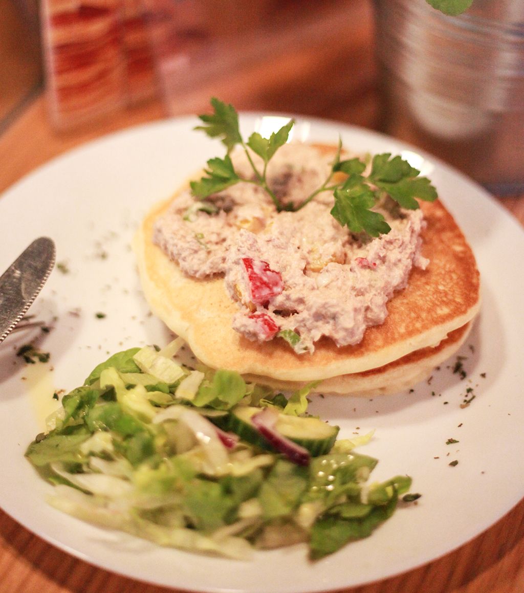 A definite favourite and full of Omega 3, the STAKKS Tuna Crunch 🐟 
Available for lunch, dinner, snacks, kids, delivery, anything you wish! 🌎 
Open until 8:30pm 🌟TripAdvisor Certificate of Excellence Winner 2019 🌟
#1stfloor #upstairs #themarlands #openlate #dinner #stakks