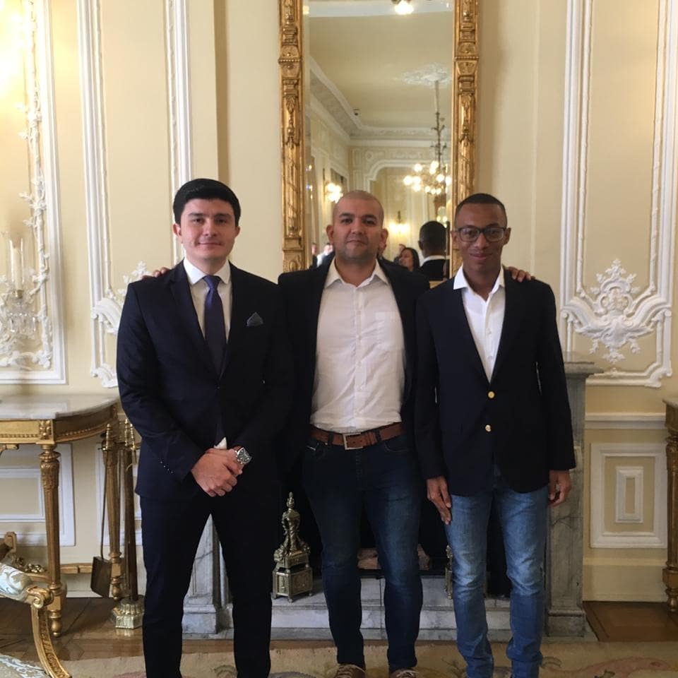 soysebasramos's tweet photo. Con @OIZuluaga @FelipeRamirezQ @juandajuventud entendimos el reto que tenemos como jóvenes en nuestra participación para la representación de la comunidad en cargos públicos. Este fue un encuentro para unir conceptos y conectar ideas #SebastianRamos #CD5  #JuntosSomosImparables https://t.co/s5dIVHNMDv