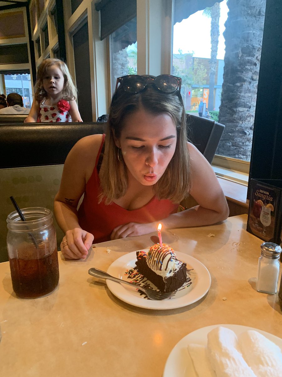 KinderTeacher14's tweet photo. Birthday dinner, then cake and a little shopping for the birthday girl tonight. #michala #broadway #youonlyturn19once #happybirthday https://t.co/TXrFcexrwr