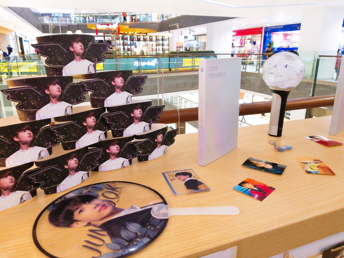 DDArmyJb's tweet photo. JB armys yuhooo it's today come &amp; grab your's now! 💜😘

#Golden국22nd https://t.co/NpkZORgh3l