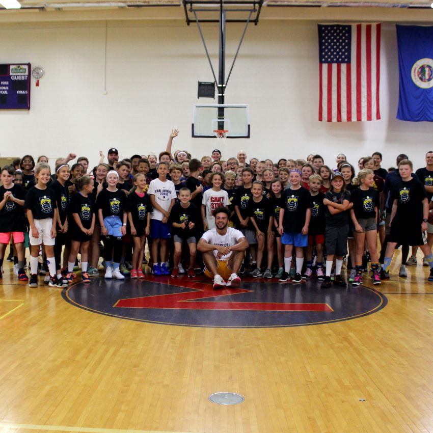 mplslakersbball's tweet photo. Thanks Gabe Kalscheur &amp; Abe Woldeslassie for volunteering your time &amp; sharing your basketball life experience to our players at Boot Camp! 🏀⛺️ #MplsLakers #MplsLakersBasketball #LakerBootCamp #MacalesterBasketball #GoldenGophers https://t.co/nBX7sv2Sue