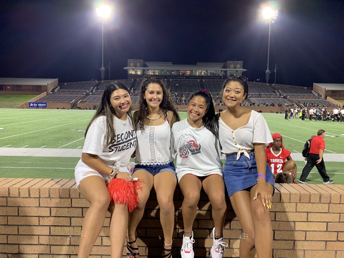 GREAT WIN TONIGHT 49-35 AGAINST FOSTER!!! #SENIORSZN #TigerPride #ALLin 🏈🐯🎉 <a href="/ths_ScreamTeam/">Red Nation</a> @FBTigersFooball <a href="/THS_Ambush/">THS Ambush</a> <a href="/travishi/">Travis Hildebrand</a>