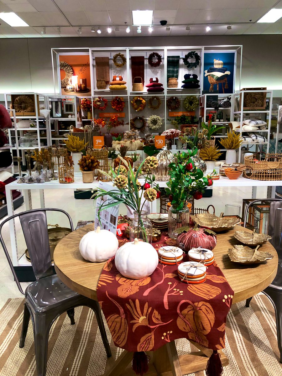 irenegon81's tweet photo. Could not help but snap a quick photo of this amazing fall look...who’s ready for fall?! #PSLReady #T1425 #TheRivera #PicoRivera #Target #worksomewhereyoulove https://t.co/AtPeYXF40q