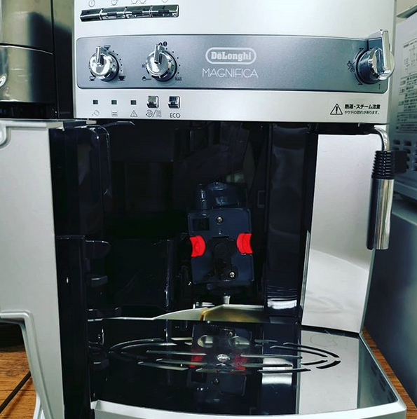 Cablecraft 音光堂 Onkodo Inc Ar Twitter 修理完了して帰ってきました しかし故障箇所はなかったようで メンテナンスで一万ちょいでした 2年に1回のメンテナンスなので まあ 言い方かもしれません これからもおいしいコーヒーよろしく デロンギ コーヒー