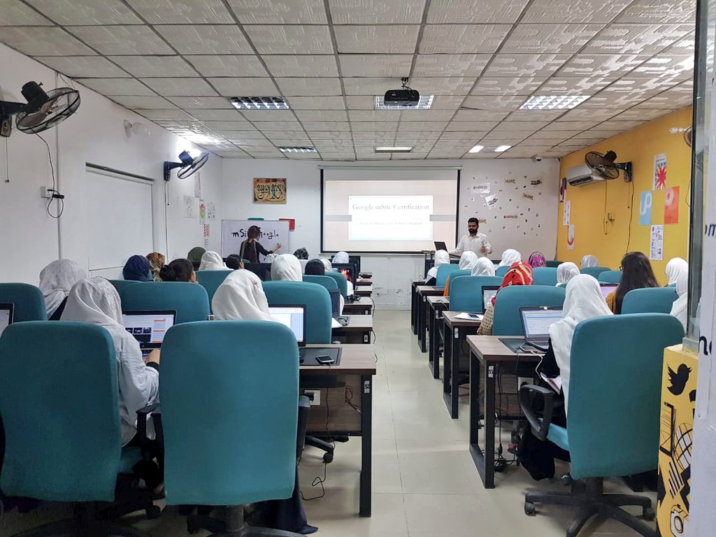erozgaar's tweet photo. "Google mSite Certification"
Today we're rolling out the Google Mobile Sites Certification across Punjab at majority of our centers.
Our trainers who got their mSite Certification earlier are training their trainees for the certification!
#eRozgaar #Google #mSite https://t.co/eLfkqltJI2