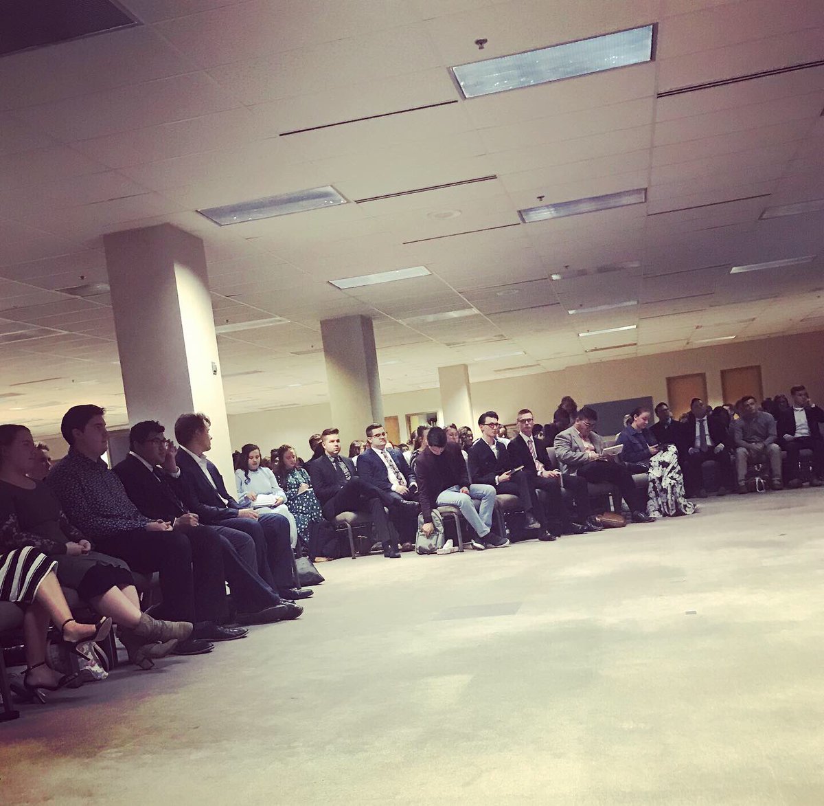 jennierussell2's tweet photo. Thy Kingdom come! Thy will be done! Watching students worship in 1st chapel, hearing inspired word from president on building for His Kingdom, &amp; watching faculty/staff pray over UC/UGST students after signing Honor Code.- I must admit my heart was overwhelmed by God’s goodness. https://t.co/2aDY3ibzmf