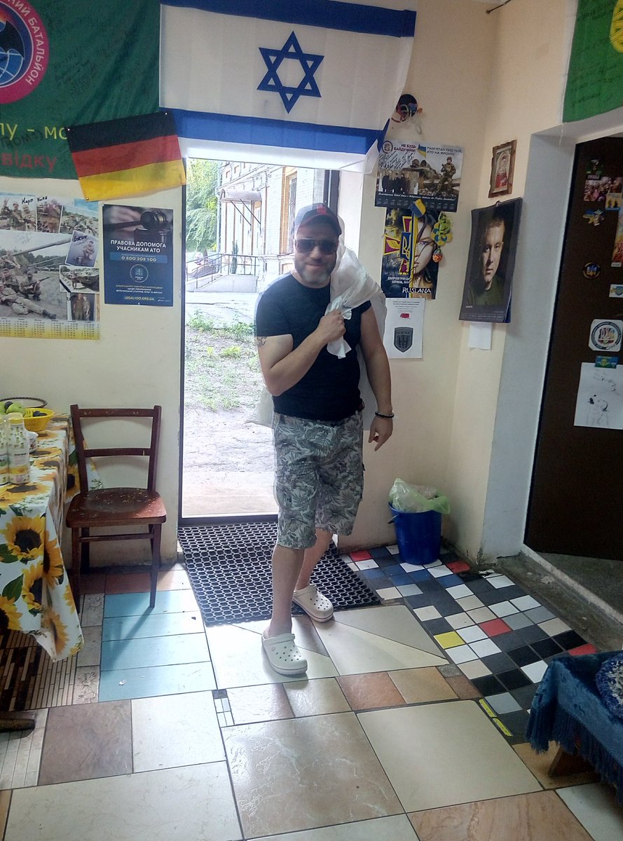 Два роки тому.
"Когда я не знаю что делать,я иду в госпиталь" 
І так щоп'ятниці, з мішками подарунків для хлопців.
Кава, покурити, потеревенити півгодинки... Тебе дуже не вистачає. 
<a href="/volontert71/">אריה ליב קרסנופולסקי</a> , ми тебе пам'ятаємо!