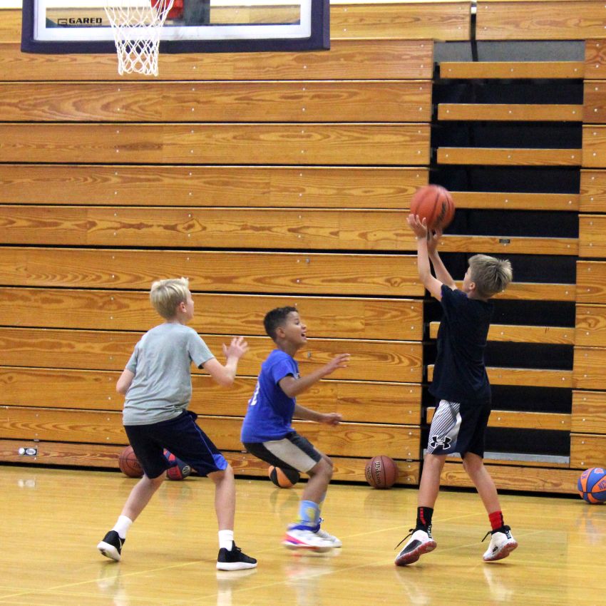 mplslakersbball's tweet photo. Players, parents &amp; coaches, thank you for a great Boot Camp 2019! See you at tryouts, Sept 13 &amp; 14.  🏀⛺️ #MplsLakers #MplsLakersBasketball #LakerBootCamp #MplsLakerTryouts https://t.co/ZaB9N5b3Ud