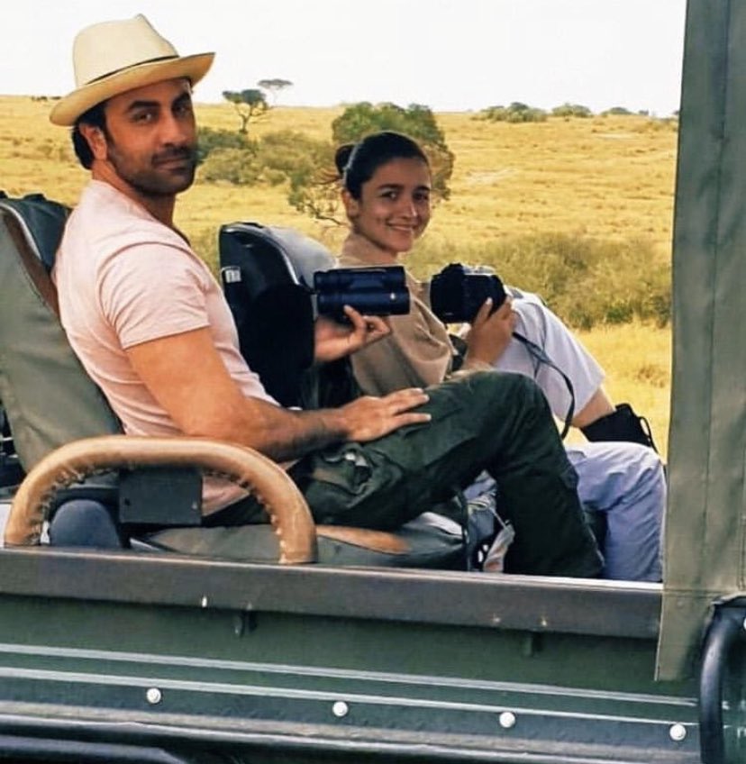 filmfare's tweet photo. It’s safari time for @aliaa08 and #RanbirKapoor in Kenya. https://t.co/Gd376ae3Me