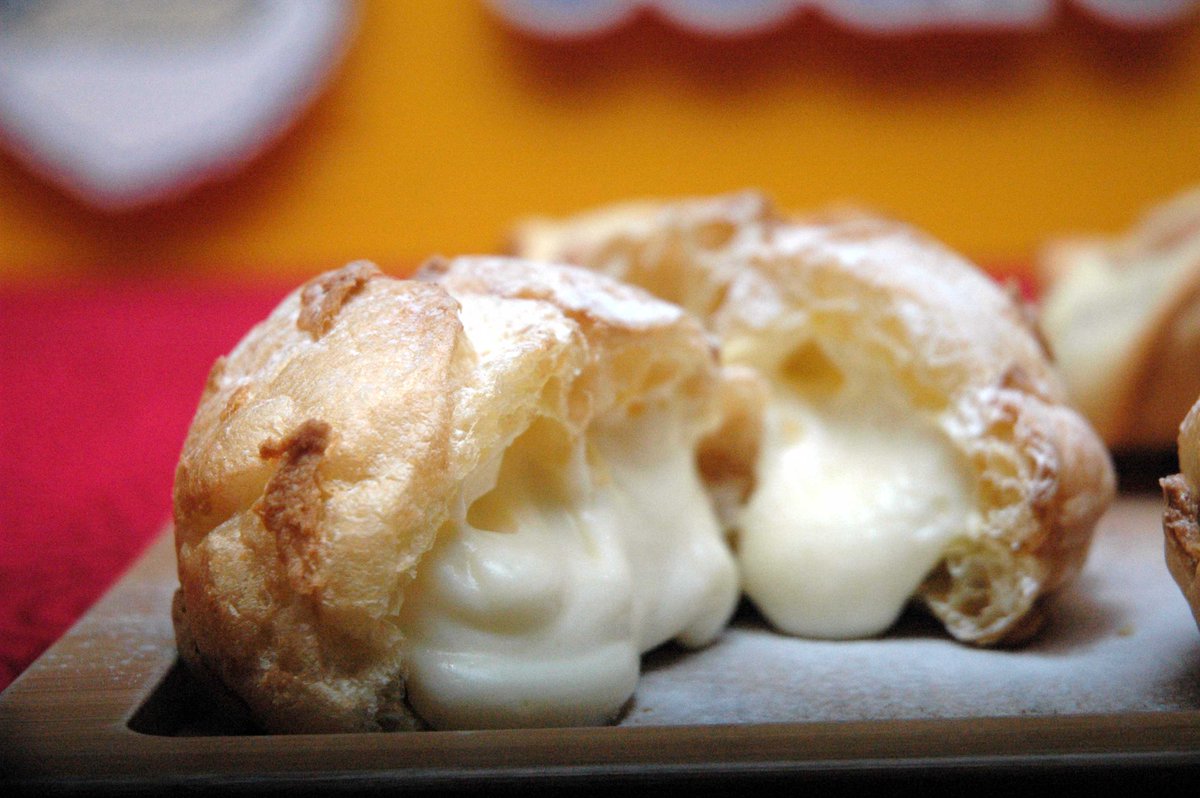 dudeforfood's tweet photo. 20 years and counting. Nobody does it like Beard Papa's...now up on the blog at https://t.co/M7ShyEF77D #dudeforfood #fourscene #beardpapasph #beardpapas20th #food #foodie #foodies #foodporn #foodtrip #cnnfood #creampuff #desserts https://t.co/teHk0ZxGFD