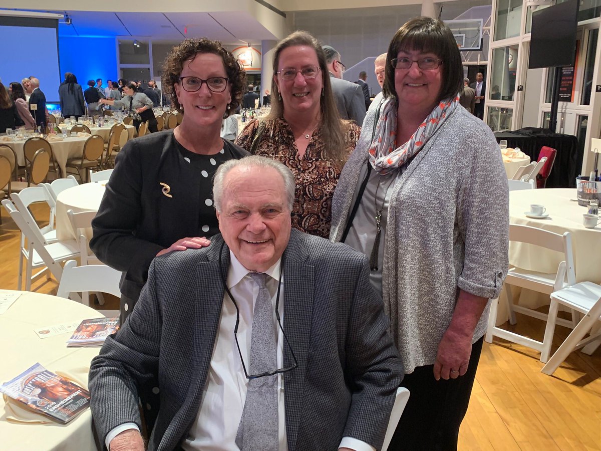 scottwilli75's tweet photo. Experiencing the joyful emotions of my wife @sbraun131 and her sisters as they watched their late father, Carl Braun celebrated along with fellow #2019HoopClass at Jacket Ceremony and Awards Dinner was exciting and surreal.  #nba #Knicks #Celtics #ColgateU #MSG https://t.co/qswQvVg7Af
