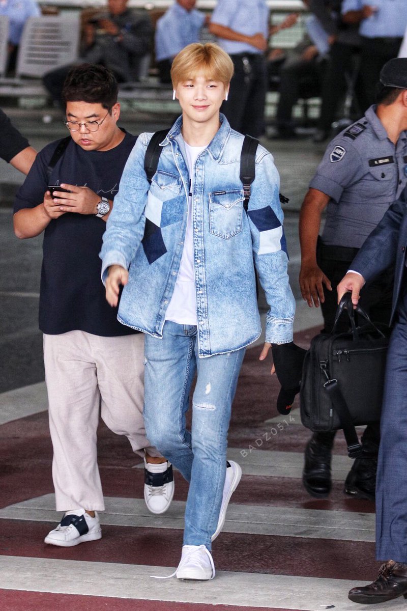 Badz0514photo's tweet photo. 190906 #KangDaniel - BKK Airport🛬
#KangDaniel #강다니엘
#KangDanielColorOnMeinBKK
#kangdaniel1stFanmeetinginBKK https://t.co/o6IsX51Hsa